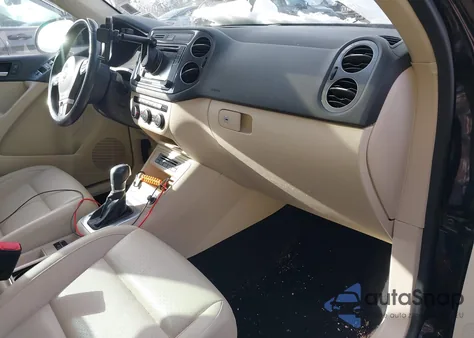 2017 Volkswagen Tiguan 2.0T Wolfsburg Edition z USA, uszkodzony, nr VIN WVGSV7AX1HW503474